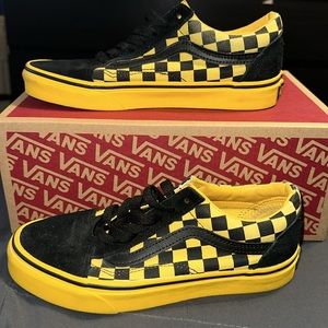 Men’s 5.5 black and yellow checkered vans